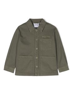 olive green cotton blend logo patch at the chest classic collar front button fastening long sleeves buttoned cuffs three front patch pockets straight hem Green Cotton Outerwear With Patch Pockets, Olive Cotton Outerwear With Buttons, Green Button-up Shirt With Patch Pockets, Long Sleeve Outerwear With Logo Patch For Spring, Military Cotton Shacket With Long Sleeves, Casual Long Sleeve Outerwear With Logo Patch, Green Workwear Shacket With Button Closure, Fall Cotton Tops With Logo Patch, Green Shacket For Work With Button Closure