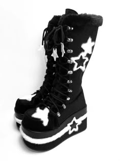 ❤Velvet Star y2k subculture mid-platform boots❤︎ Y2k Shoes Aesthetic, Y2k Stuff, Original Y2k, Star Y2k, Boots Y2k, Goth Shoes, Y2k Shoes, Hello Kitty Clothes, Dr Shoes