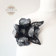 Luxury brooch, unique brooch, black beaded brooch, flower brooch pin, beaded brooch, bridal brooch, mothers day gift. Introducing our exquisite 3D Sparkling flower brooch. This holiday brooch, adorned with sparkling sequins, radiates charm and sophistication. Its beaded design transforms it into a versatile accessory suitable for various occasions. This flower brooch takes on an air of luxury, featuring meticulous beadwork that elevates it to opulent heights.  This beaded brooch with sequins eff Handmade Elegant Black Brooches, Flower Shaped Brooches With Flower Decoration For Party, Party Flower Shaped Brooch With Flower Decoration, Elegant Brooches With Appliques As Gifts, Wedding Brooches With Handmade Black Flowers, Black Handmade Flowers Brooches For Wedding, Black Wedding Brooches With Handmade Flowers, Black Brooches With Handmade Flowers For Gift, Black Handmade Flowers Wedding Brooches