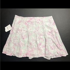 Stunning White Floral Print Flowy Mini Skirt. This Skirt Is Very Good Quality, A Mesh Like Material. Size:Medium Dimensions Aprox Waist:12 Length:12 Open To Offers! Orange Floral Skirt, Flowy Mini Skirt, Girls Denim Skirts, White Lace Skirt, Forever 21 Skirt, Purple Floral Print, Gingham Skirt, Blue Mini Skirt, Velvet Mini Skirt