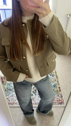 Cool Jacket Outfit, Green Ootd, Katie Sturino, Outfit For Fall, Star Academy, Body Acceptance, Woman Dresses, Casual Day Outfits