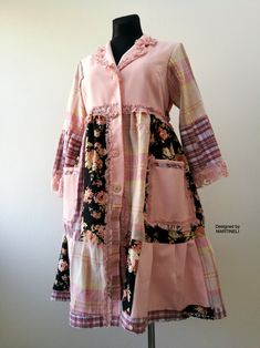 Ropa Upcycling, Boho Chic Accessories, Upcycled Jackets, Pink Patchwork, Clothing Upcycle, Duster Dress, Upcycle Shirt, Altered Couture, Duster Jacket