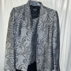 Brand New Never Worn Comes With Jacket, Top And Pants Elegant Evening Sets For Fall, Silver Fitted Elegant Suit, Elegant Fitted Silver Suit, Fitted Metallic Blazer For Formal Occasions, Fitted Silver Evening Sets, Silver Fitted Evening Sets, Fitted Silver Sets For Evening, Silver Elegant Party Sets, Elegant Silver Party Sets