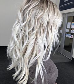 Rooted Ash blonde Beautiful Blonde Hair, Hair With Highlights, Blonde Hair Looks, Blonde Hair With Highlights, Blonde Balayage, Great Hair