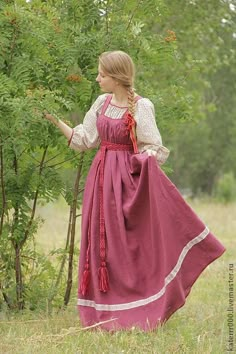 Slavic Dress, Russian Dress, Era Victoria, Vestidos Retro, Old Fashion Dresses, Medieval Dress, Medieval Clothing, Skirt Maxi, Russian Fashion