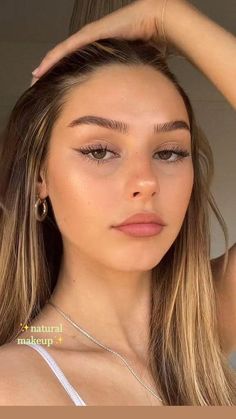 Maquillaje Glowy, Makeup Contouring, Festival Make Up, Bentuk Alis, Round Face Makeup, Soft Makeup Looks, Simple Makeup Looks, Smink Inspiration, School Makeup