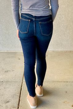 Our "Harlow" skinny jeans are perfect for you to wear to work! The lack of distressing and dark wash make this pair great for dressing up with your favorite blazer or blouse. Handsanding gives a slight variation in color. High-waist skinny fit. 93% Cotton / 6% Polyester / 1% Spandex Rise: 10.5" Inseam: 29" Judy Blue Style Number: 82253 (Refresh style of 82110) --------------- Isabel is 5'8" and is modeling a size 5/27. Fit Notes: Tight fit but you can wear your typical JB size. If you are in-bet Stretch Denim Jeans For Business Casual, Dark Wash Jeans For Business Casual In Spring, Trendy Stretch Jeans For Business Casual, Casual Dark Wash Jeggings For Workwear, High Rise Dark Wash Jeggings For Fall, Fitted Denim Jeggings For Work, Dark Wash Denim Jeggings For Work, Dark Wash Jeggings For Work, Denim Jeggings For Everyday Fall Use