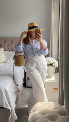 Linen Trousers Outfit Plus Size, Coastal Grandmother Aesthetic Outfits Plus Size, White Trousers Outfit Summer, Plus Size Linen Outfits, Plus Size Trousers Outfit, White Linen Trousers Outfit, Plus Size White Outfit, White Trousers Outfit, Linen Trousers Outfit