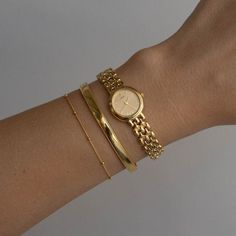 Minimalist Accessories Jewellery, Army Art, Vintage Watches Women, Minimalist Accessories, Wrist Jewelry, Luxe Jewelry, Jewelry Accessories Ideas, Girly Accessories, Classy Jewelry