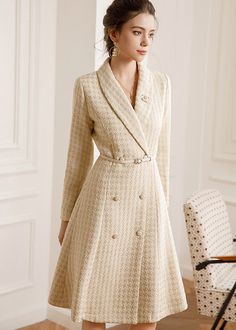 tweed coat Women Coat Outfit, Elegant Coats, Classy Work Outfits, Elegant Dresses For Women, Belted Coat, Tweed Dress, Coat Outfits, Classic Dress, Mode Style