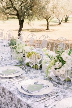 Charming Château de Sannes, with a authentic rehearsal dinner under the olive three in Provence. Green Wedding Decorations, Sound Production, Provence Wedding, Green Themed Wedding, Iconic Weddings, Breathtaking Wedding, Elegant Themes, France Wedding, Decorative Lighting