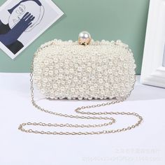 47717513494859 Beige Luxury, Pearl Clutch Bag, Style Anglais, Satin Texture, Pearl Clutch, Clutch Bag Wedding, Party Handbags, Buy Pearls, England Fashion