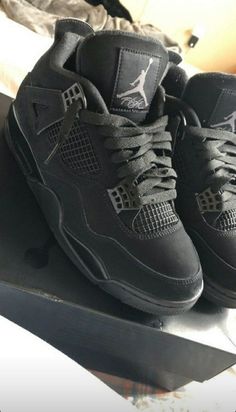 Обувь Air Jordan, Jordan 4 Black, Mode Zara, Nike Shoes Girls, Pretty Shoes Sneakers, Jordan Shoes Girls, Jordan Shoes Retro