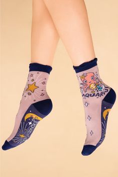 The stars have aligned and our Powder Zodiac socks are ready to transport your feet to a galaxy far far away! With cute designs for every star sign, show off your cosmic characteristics with our supersoft bamboo socks. These cute designs are perfect for gifting, as each pair comes with a gorgeous gift bag for that special someone. 65% Bamboo, 15% Cotton, 10% Nylon, 10% Elastane Astronomy Socks, Kedem Sasson, Rosé Sister, Bamboo Socks, Magnolia Pearl, Aquarius Zodiac, Gemini Zodiac, Co Design, Star Sign