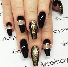 Black gold and glitter nail art Gold Coffin Nails, Unghie Sfumate, Gold Nail Designs, Nail Swag