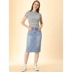 Show off your charm in this denim short skirt in summer. Complete the casual style for warm days in the park with your hat and blouse to be comfy. Falling to just below the knee, it's perfect for summer afternoons. With a feminine raw hem, it can be dressed up for the evening with a pretty top and accessories. Stylish and add more elegance to you. Short Denim Skirts, Midi Jean Skirt, Jean Pencil Skirt, Short Denim Skirt, Short Denim, Pretty Top, Denim Maxi Skirt, Denim Skirts, Denim Midi Skirt