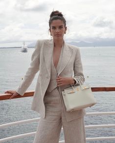 Minimal Outfit Summer, Office Outfits Women Casual, Elegantes Outfit Damen, Chic Work Outfits Women, Spring Business Casual, Work Outfits Women Summer, Office Casual Outfit, Sara Sampaio, Office Outfits Women