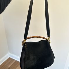 - Gucci Top Handle Bag - Vintage - Bamboo Accent Hardware - Snap Closure At Top - Exterior Is In Good Condition, With Some Wear As Shown - Interior Is In Fair/As-Is Condition, With Some Lining Shedding / Flaking Gucci Shoulder Bag With Bamboo Handle For Daily Use, Chic Gucci Shoulder Bag With Bamboo Handle, Gucci Handheld Shoulder Bag For Formal Occasions, Gucci Formal Handheld Shoulder Bag, Formal Gucci Handheld Shoulder Bag, Gucci Bamboo Handle Tote Shoulder Bag, Gucci Handheld Shoulder Bag, Gucci Handheld Shoulder Bag For Everyday Use, Classic Evening Shoulder Bag With Bamboo Handle