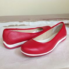 These Shoes Are Stylish While Still Being Comfortable Due To A Great Insole. Comfortable Red Closed Toe Flats, Red Casual Synthetic Flats, Casual Red Synthetic Flats, Red Leather Casual Flats, Casual Red Leather Flats, Mules Shoes Flat, Silver Loafers, Purple Flats, Pink Ballet Flats