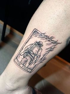 Outlaw Tattoo Designs Western Above Knee Tattoo, Arthur Morgan Tattoo Ideas, Deathclaw Tattoo, Red Dead Redemption 2 Tattoo Ideas, Arthur Morgan Tattoo, Red Dead Redemption Tattoo, Rdr2 Tattoo, Outlaw Tattoo, Western Tattoo