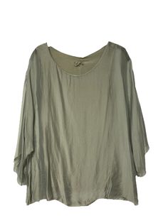 This Italian-made, silk caftan top is the perfect combination of soft, stylish, and elegant. Its one-size fit is great for any occasion - wear with jeans for an everyday look or with a nice skirt for a luxurious wedding vibe. And with its integrated cami, you'll always have a hint of sophistication! Elegant Flowy Green Blouse, Oversized Summer Blouse For Layering, Elegant Green Flowy Top, Elegant Flowy Green Top, Silk Blouse For Summer Layering, Spring Lagenlook Blouse With Batwing Sleeves, Summer Batwing Sleeve Lagenlook Tops, Summer Lagenlook Tops With Batwing Sleeves, Elegant Spring Kaftan With Relaxed Fit