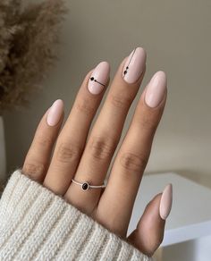 Ongles Beiges, Beige Nails Design, Minimal Nails Art, Girly Acrylic, Nude Nail Designs, October Nails, Christmas Gel Nails