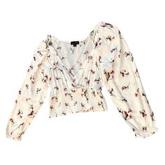 Soft Fabric Flowered Blouse. Color White With Flower Print. White Floral Print Long Sleeve Tops, Trendy Ditsy Floral Print Blouse For Spring, White Ditsy Floral Print Summer Top, White Ditsy Floral Print Top For Summer, Casual White Tops With Ditsy Floral Print, Casual White Top With Ditsy Floral Print, Fitted Ditsy Floral Print Tops For Spring, Feminine Printed Spring Tops, Feminine Spring Printed Tops