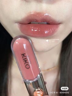 Douyin Lip Products, Douyin Makeup Products, Asian Lips, Korean Makeup Products, Kiko Lipgloss, Girls Lip Gloss, Gloss À Lèvres