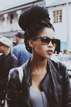 blogislyfe:  http://blogislyfe.tumblr.com/ Box Braids Bun, Box Braids Updo, Box Braids Pictures, Poetic Justice Braids, Long Box Braids, Box Braids Styling, African Braids, Braided Updo, Box Braids Hairstyles