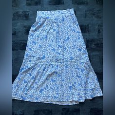 Nwt Heyson Blue And White Lined Blossom Maxi Skirt, Women’s Medium Blue Spring Daywear Skirt, Blue Midi Skirt For Daywear, Blue Lined Skirt For Daywear, Spring Blue Skirt For Daywear, Blue Skirt For Spring Daywear, Blue Skirt For Daywear In Spring, Light Blue Floral Print Casual Skirt, Light Blue Casual Skirt With Floral Print, Casual Light Blue Floral Print Skirt