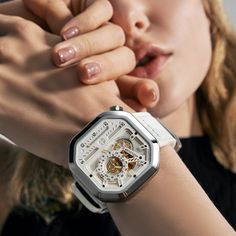 Classic Watches For Women In 2024Model: AGL58009AStyle: SportsBrand origin: domesticPopular element: large dialMovement type: mechanical movement - automatic mechanical movementThickness: 12mmColor classification: [Yi Mangling's same style] Big Bang 5809A10 - Pure White Big Bang 5809A7 - Light Purple [Yamy's same style] Big Bang 5808A8 - Cherry Pink [Naiwan's same style] Big Bang 5805A5 - Dark Green [Ouhao's same style] Big Bang 5803J3 - Black Gold [Daichao's same style] Big Bang 5801A1 - Silver Expensive Jewelry Luxury, Automatic Watches For Men, Watches For Women, Smart Watches, Expensive Jewelry, Classic Watches, Functional Accessories, Wearable Technology, Sports Brands