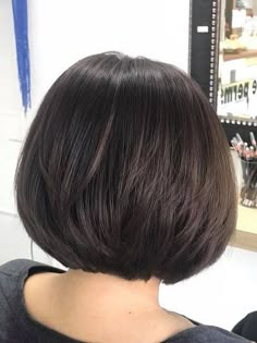 Cute Bobs, Bob Pendek, Sleek Short Hair, Colour Pictures, Short Pixie Bob, Bob Haircut Ideas, Stacked Haircuts, Peinados Hair Styles, Short Hair Images