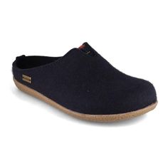 Upper material: 100% Wool felt; Removable comfort footbed; Slip-resistant and water-repellent TR shell sole; Suitable for outdoor use; Very comfortable cut Flat Espadrille, Wool Felt, Repellent, Water Repellent, Clogs, Espadrilles, Slippers, Felt, Pure Products