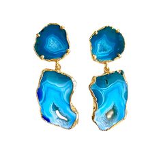 Add a pop of color to your outfit with the stunning Janet geode earrings! These bright blue earrings feature an intricate stone pattern and crystal quartz center that wonderfully illustrates nature's beauty. 2 1/2" Long 24k Gold Edged Lightweight Blue Geode, Geode Earrings, Agate Geode, Crystal Stars, Stone Pattern, Blue Agate, Quartz Earrings, Stunning Earrings, Crystal Quartz