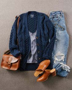 Blue Cardigan Outfit, Cardigan Outfit, Cardigan Outfits, Winter Outfits For Work, Blue Cardigan, Casual Chic Outfit, Clothing Hacks, Hot Outfits, Fall Fashion Outfits