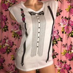 Betsey Johnson Suspended Print And Bow Tie And British Pins So Cute Glitter B New With Tags White Stretch T-shirt For Party, Elegant Fitted Top With Graphic Print, White Fitted T-shirt For Party, Floral Knit, Velvet Lace, Betsy Johnson, Bell Sleeve Blouse, Hot Outfits, Crop Blouse