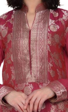 Kurta With Skirt, Silk Kurti Designs, Neck Lines, Churidar Neck Designs, Top Neckline, Kebaya Brokat, Wedding Couture, Kurta Patterns, Churidar Designs