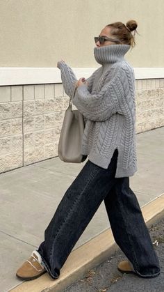 Grey Sweater Outfit, Look Adidas, London Outfit, Cold Outfits, Mode Inspo, 가을 패션