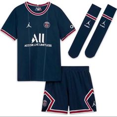 Celebrate Messi’s debut with in the new PSG Home Kids Kit! Bring home the win in the PSG Home Kids Kit. Featuring the same style as worn by your favorite players at games, with high performance fabric for a cool fit, this jersey will have you playing your best while repping the best. Kit Nike, Toddler Soccer, Toddler Football, Soccer Kits