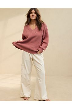 Real Good cozy & stretchy yarn/V-neck/Seaming deets at neck, body & cuffs/Ribbing at neck, cuffs & hem American Eagle Sweaters, Aerie Clothing, Casual Autumn Outfits Women, Wfh Outfits, Trendy Fall Fashion, Fall Sweaters For Women, Boot Cut Leggings, Fall Outfits For Work, Warm Spring