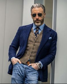 Suit Men Aesthetic, Christopher Korey, 50 Dress, Older Mens Fashion, Dandy Style, Men Aesthetic, Mens Fashion Blazer, Suit Men, Men Stylish Dress