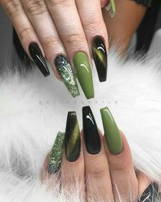 Nail Art Vert, Green Acrylic Nails, Green Nail Art, Simple Acrylic, Green Nail Designs, Fall Acrylic Nails, Thanksgiving Nails, Cat Eye Nails, Black Nail