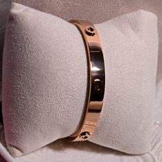 Kate Spade Spot The Spade Rose Gold Hinged Bangle Bracelet Nwt Retail $79 Please Review Pictures And Ask Any Questions Before Purchasing. Non-Smoking, Pet Friendly Home. Bundle And Save!! Happy Poshing!! Rose Gold Bracelets Fashion Accessory, Kate Spade Bangle Bracelets For Party, Chic Kate Spade Bangle Bracelet, Chic Gold Kate Spade Bracelets, Chic Kate Spade Gold Bracelets, Kate Spade Rose Gold Bracelets For Gift, Kate Spade Rose Gold Bracelet Gift, Spade Jewelry, Kate Spade Jewelry