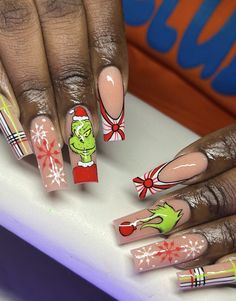 3d Grinch Nails, Christmas Nail Inspo Grinch, Christmas Character Nail Designs, Holiday Nails Grinch, Christmas Gingerbread Man Nails, Grinch Nail Art Designs, Pretty Christmas Nail Designs, Christmas Nails Crazy, Grinch And Max Nails