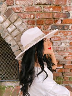 White Fedora Hat,Bride Fedora Hat, Boho Hat, Bride Hat, Bridal Hat, Wedding Hat, Fedora Hat, Boho Hat, Custom Fedora Hat, Hippie Hats Most Unique Boho Fashionable Fedora Hat! Comes in Off White or Black. Perfect for any Chic Fashionista!  ☆-One size fits most people! ☆-Breathable, Lightweight and Comfortable ☆- 100% Polyester ☆- Adjustable Strap Beige Fedora Hat For Party, Adjustable Flat Brim Panama Hat For Party, Gold Fedora Hat For Party, Gold Fedora For Party, Adjustable Fedora Mini Hats For Wedding, Gold Flat Brim Hat For Party, Gold Flat Brim Party Hat, Adjustable Short Brim Felt Hat For Wedding, Felt Fedora For Wedding And Kentucky Derby