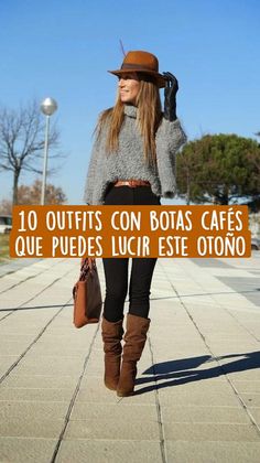 10 outfits con botas cafés que puedes lucir este otoño    • Aunque lo más práctico siempre han sido las botas negras la verdad es las botas color café tienen un montón de potencial para crear looks muy variados. Verás que no sólo con negro te verás elegante, estos outfits con botas cafés te darán idea para crear atuendos diferentes, formales, casuales y lo más importante, sin verte siempre con el mismo look.    • 1 BOTA ALTA  • La verdad es que este tipo de bota estiliza tu figura y te hace ver más alta, si además quieres verte más delgada o tener el aire otoñal, combina con negro y algún toque de café para tus botas resalten.    • 2 BLANCO  • La verdad es que aunque este color es muy combinable, se lleva muy bien con colores neutros como negro, blanco, gris, nude, etc.    • 3 AMARILLO Style Casual Chic, Stylish Winter Outfits, Fashion Trends Winter, Fall Fashion Outfits, Winter Fashion Outfits, Outfits Ideas, Fall Winter Outfits, Brown Boots, Look Fashion