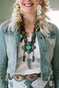 Feather Patina necklace Beading Tips, Western Wear Outfits, Feather Necklace, Brown Outfit, Necklace Brands, Feather Necklaces, Boutique Fashion, Native American Jewelry, Turquoise Jewelry