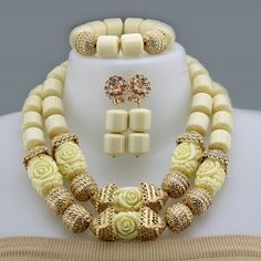 This is for high quality  handmade Jewelry, it takes 5-7 days for the production Wedding Jewelry Set, Bridal Jewelry Set, Indian Jewelry Sets, Multi Layer Necklace, Mobile Screen, Nigerian Wedding, Choker Style, African Beads, African Jewelry