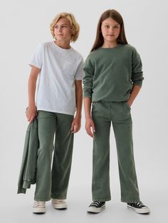 Soft cotton-blend relaxed sweatpants.  Elasticized waist.  Slant pockets.  Easy pull-on waist.  Relaxed through the hip and thigh.  Straight leg. Gap Cotton Sweats With Relaxed Fit, Gap Relaxed Fit Sweats With Ribbed Cuffs, Casual Gap Sweats For Fall, Gap Full Length Relaxed Fit Pants, Gap Relaxed Fit Full-length Pants, Gap Relaxed Fit Full Length Pants, Casual Pants With Elastic Cuffs And Straight Hem, Full Length Cotton Pants With Ribbed Cuffs, Gap Relaxed Fit Pants With Pockets