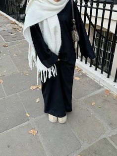 hayaatltd on instagram 🖤 Classy Abaya Outfit, Abaya Outfits Aesthetic, Trench Coat Hijab Outfit, Hijabi Elegant Outfits, Coat Hijab Outfit, Hijabi Airport Outfit, Modest Clothing Aesthetic, Niqabi Outfit, Rich Hijabi